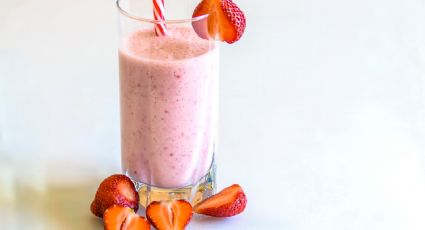 Comienza el día con este batido de manzana y fresa