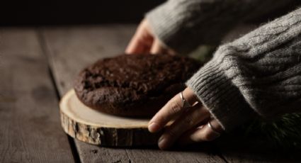 Prepara un bizcocho saludable con avena y miel en freidora de aire (en menos de 15 minutos)