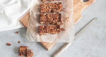 Para verano, disfruta de una barrita de cereal con coco congelada