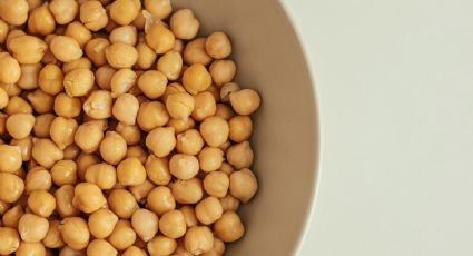 ¿Cómo quitar la piel de los garbanzos en segundos? El truco con bicarbonato que debes saber