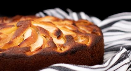 Postre sin horno: Disfruta de un bizcocho esponjoso de manzana y canela en 3 minutos