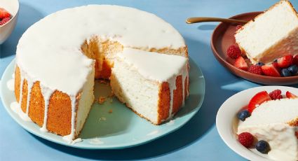 Saborea las nubes con la receta de la tarta de ángel, un bizcocho suave y esponjoso