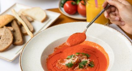 Receta culinaria: Disfruta de una crema de tomate, queso feta y tocino utilizando tu freidora de aire