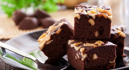 Postre saludable: Prepara el mejor brownie de plátano y avena sin azúcar