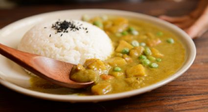 Prueba el tempeh con champis al curry, un platillo con el sabor de la India