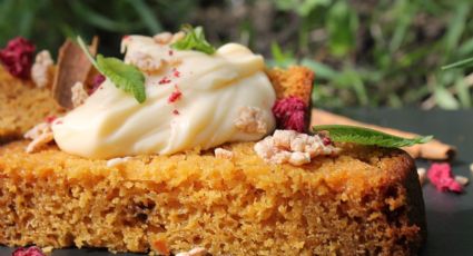 Postre sin horno: Elabora un bizcocho de frutos rojos usando tu sartén