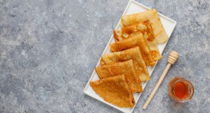 ¡Para chuparse los dedos! Saborea un crepe casero de manzana caramelizada y canela