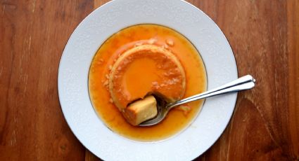 Prepara un flan de queso cremoso con tan solo 7 ingredientes y sin usar horno