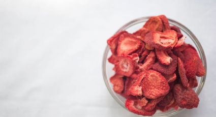 La mejor forma para hacer germinar tus semillas de fresas en una servilleta de papel