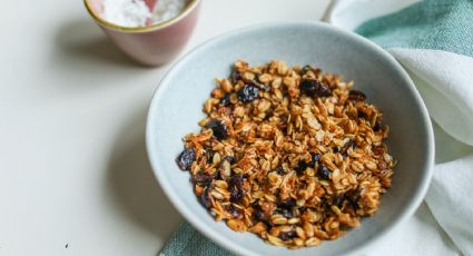 ¿Quieres un desayuno saludable? Crea tu propia granola casera y agrega tus toppings favoritos