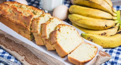 Postre sin harina: Disfruta de un bizcocho de plátano saludable con tan solo 3 ingredientes