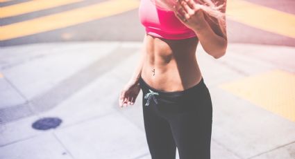 Pilates en pared, la rutina de ejercicios para tener vientre plano en 1 mes