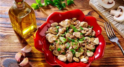 La forma más sencilla de preparar champiñones al ajillo con vino blanco