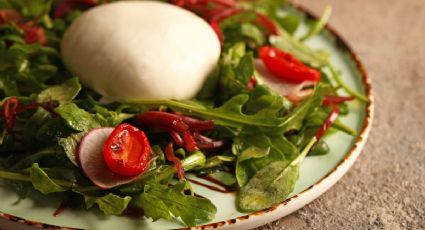 Comida saludable: Prepara una rica ensalada de burrata y tomate con esta sencilla receta