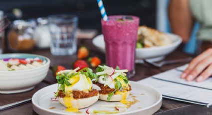 Aprende a hacer los huevos pochados perfectos con este truco del chef Chris Carpentier