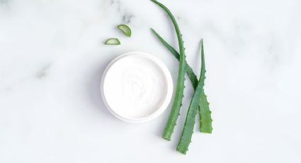 Mascarilla de aloe vera y cáscara de patata para eliminar marcas de acné en el rostro