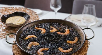 Prepara este elegante arroz negro con sepia y tinta de calamar