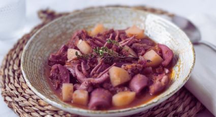 ¿No sabes cómo preparar la sepia? Prueba esta receta con cebolla y vino blanco