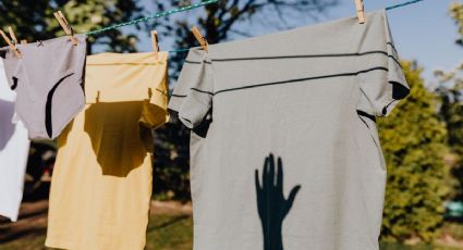 Este es el mejor truco que usan las abuelas para eliminar el mal olor de la ropa después de lavar