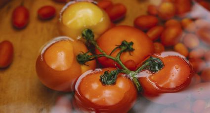 Tomates confitados, la receta definitiva para conservarlos en un frasco