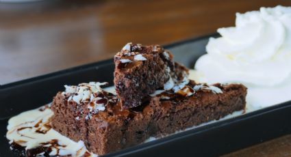 Postre saludable: Prepara un rico brownie de chocolate bajo en calorías (sin azúcar y sin harina)