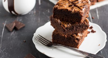 Postre keto: Prepara estos brownies rellenos de dulce de leche sin azúcar ni gluten