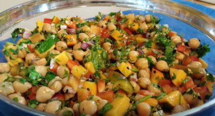 Comida saludable: Esta es la mejor receta para preparar una ensalada de garbanzos veraniega con vinagreta