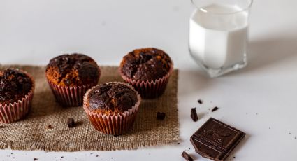 Prueba esta receta de muffins de chocolate en licuadora si eres principiante en la cocina