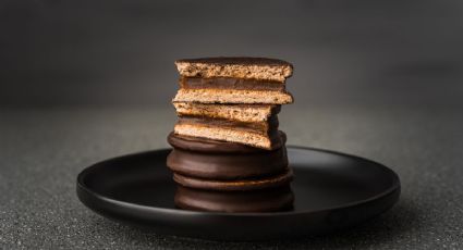 Postre sencillo: Prepara unos ricos alfajores rellenos de dulce de leche con esta increíble receta