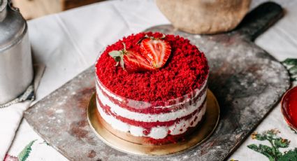 Postre sin horno: Prepara esta tarta individual de red velvet saludable sin azúcar