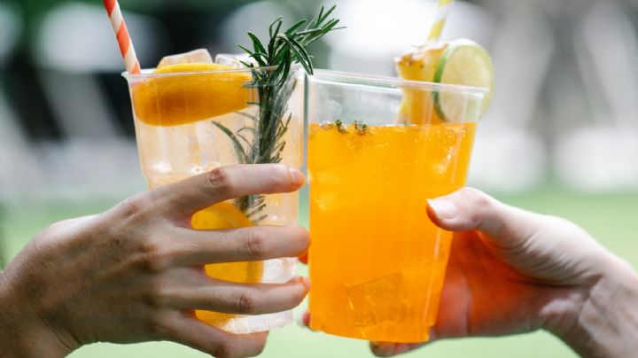 Agua de Valencia: La receta tradicional del cóctel mediterráneo más festivo