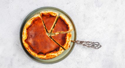 Postre típico: Dale un giro a la tarta de queso quemada con la receta del chef José Andrés