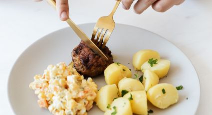 Receta internacional:Refresca tu día con esta cremosa ensalada coreana de patata