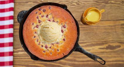 Cobbler de cerezas: Disfruta estas crujientes galletas de masa de hojaldre y mantequilla