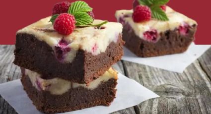 Receta de brownies de red velvet con una capa de tarta de queso