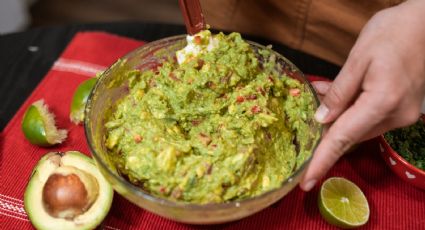 Celebra el día mundial del aperitivo con este delicioso guacamole mexicano