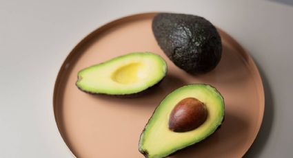 Aprovecha los beneficios del hueso de aguacate para aliviar el dolor de rodillas