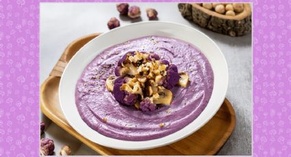 Receta de otoño: disfruta la crema de coliflor morada con champiñones y avellanas para cenar