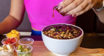 Desayuno saludable con sabor a Ferrero Rocher que está lleno de nutrientes