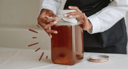 Cómo hacer kombucha con 3 opciones de sabores, la bebida más refrescante y saludable