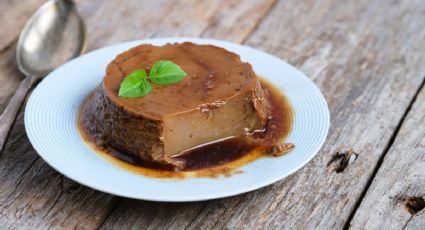 Receta casera para preparar flan de café cremoso y sin harina con solo 5 ingredientes