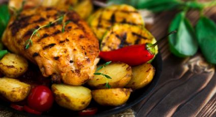 Muslos de pollo con patatas, una receta sencilla y deliciosa