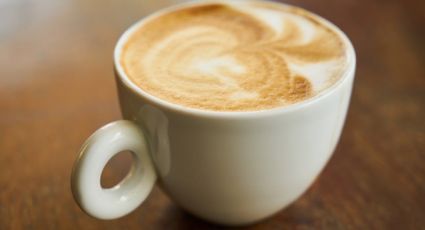 Ni latte, ni cortado: Así se preparar el famoso café de moda flat white