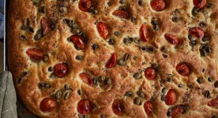 Focaccia tierna y crujiente, así preparas la receta italiana más sencilla de todas