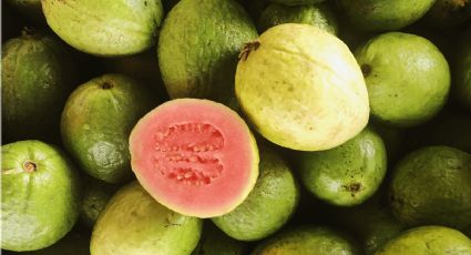 ¿Cuál es la fruta con más vitamina C y cómo comerla para aumentar el colágeno?