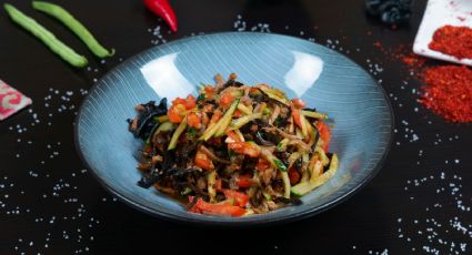 Cómo preparar una receta de escalivada de verduras y atún en el horno