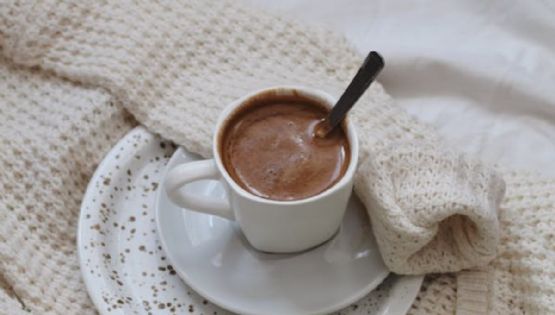 Chocolate a la taza, la receta saludable con agua para disfrutar sin romper la dieta
