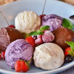 Refréscate con estas dos recetas de helados saludables hechos con frutas naturales