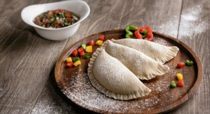 Empanada de panceta y chorizo para celebrar el Día de la Empanada