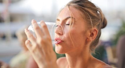 10 bebidas que te mantendrán más hidratado que el agua en temporada de calor